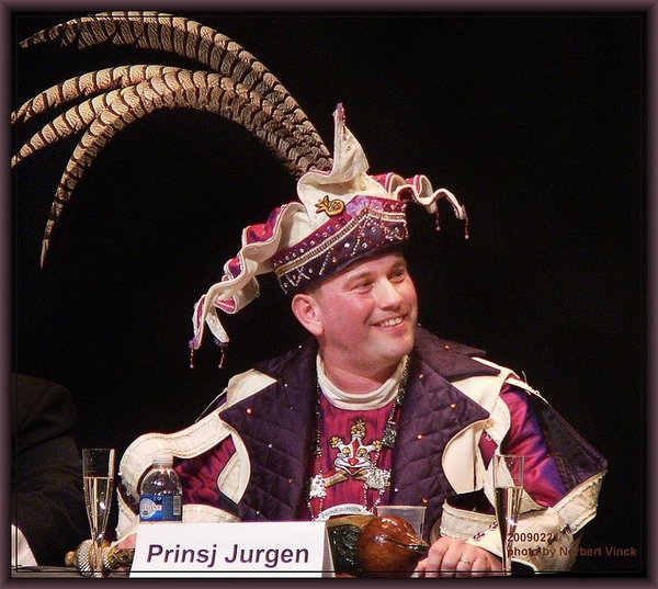 sized_sized_P1890772a raadzitting karnaval