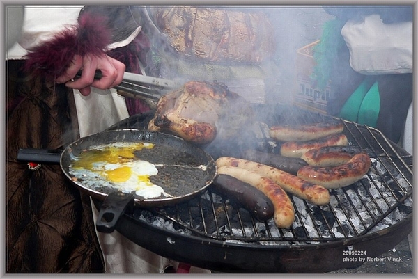 sized_sized_P1900370a voil jeannetten -barbecue