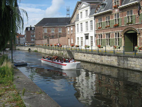 bootje varen op de lieve