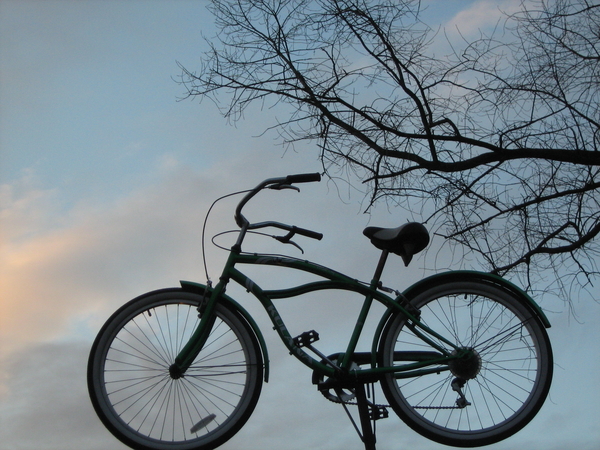 Fietsen in de avondlucht