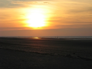 ONDERGAANDE ZON IN NIEUWPOORT