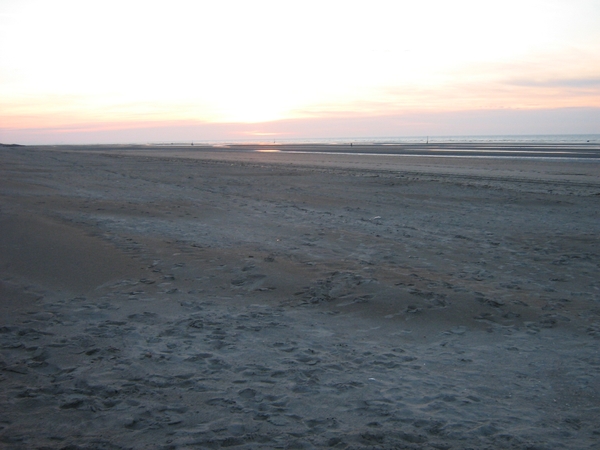 ONDERGAANDE ZON IN NIEUWPOORT