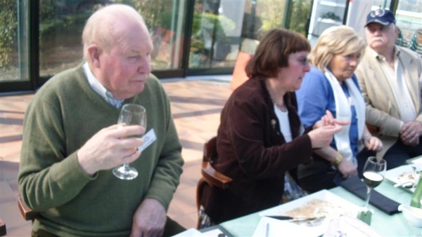 Van links naar rechts Loteling en vrouw Violette,Lilac en man Rud