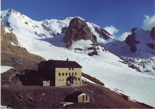 Bluemlisalphütte_2834 m