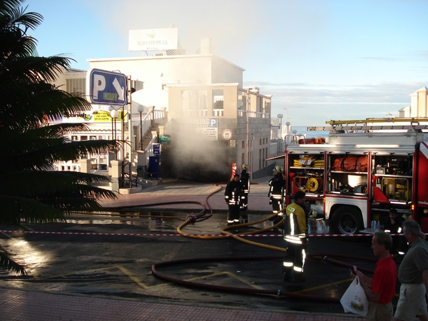 rook uit ondergrondse garage