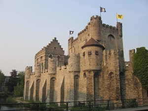 800px-Gravensteen-Gent-%28xndr%29