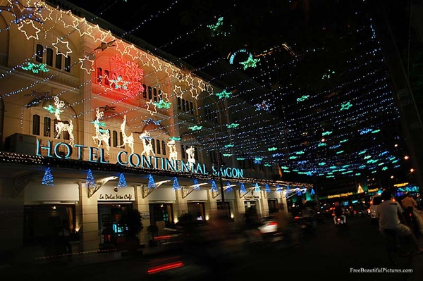 0                                                2 saigonnight-4