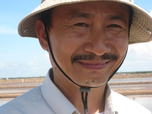 Vinh Chau, prof. Nguyen Van Hoa