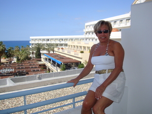 Op het balkon van de hotelkamer...