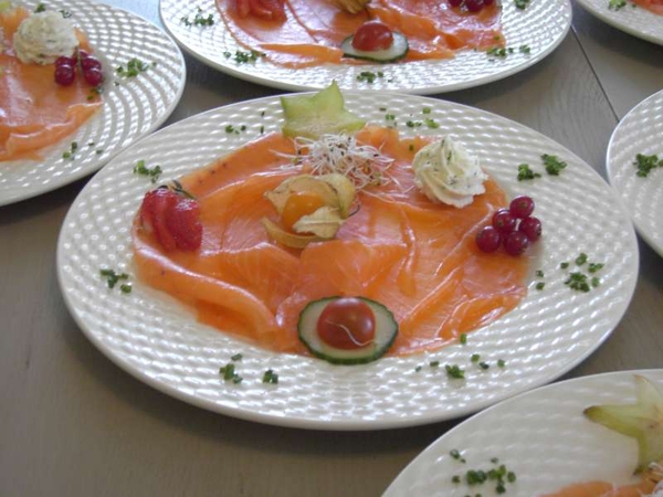 gerookte zalm met mosterdroom