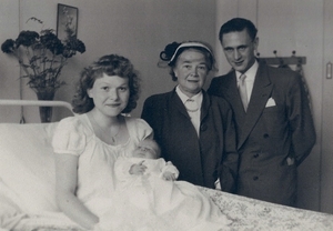 (5) Doop Ilse met moeder   meter Julienne  & peter Antoine