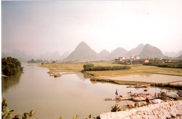 Bamboevlotten op de Li-rivier