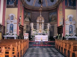 Interieur kerk in Belgi
