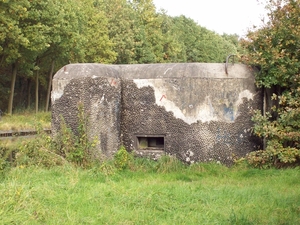 BUNKER TUSSEN SLUIS 3 EN SLUIS 2