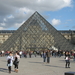 Piramide in centrum Louvre.....foto's Downloaden?