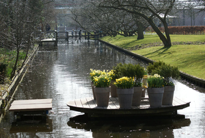 Terras op de gracht