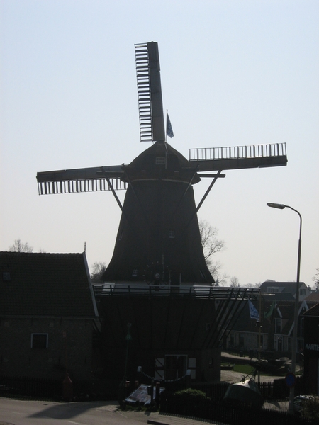 TEXEL  03-04-2009 -- Een klassieke molen