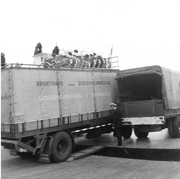 Op de veerboot rijden