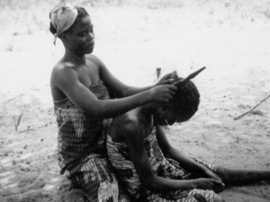 Bacongo 1953: coiffeuse