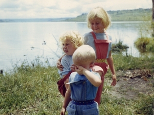 1961-Aan het MOHASI-meer (nabij RWAMAGANA)
