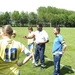 Trainer Carlos geeft aanwijzingen