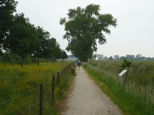 09.06.07  AARDENBURG.PRACHTIGE WANDELPADEN