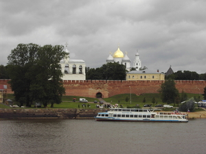 Het Kremlin van Novgorod met Sofiakathedraal