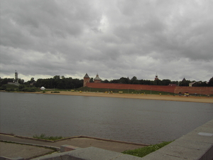 Novgorod Kremlin aan rivier de Volchov