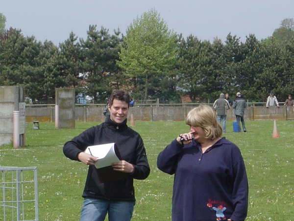 keurmeester Nancy en schrijfster Leen