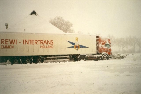 In de sneeuw