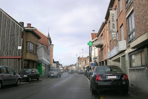 dorp met oude kerktoren