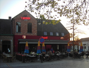 Het Pleintje  10