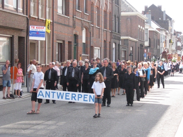 Boom 2009 Maria door vlaanderen gedragen 015