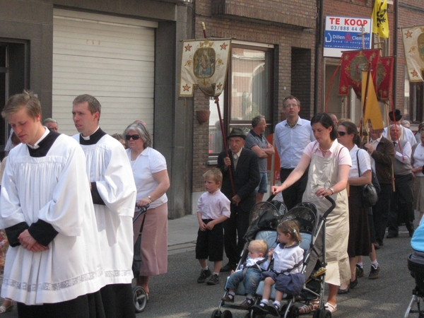 Boom 2009 Maria door vlaanderen gedragen 018