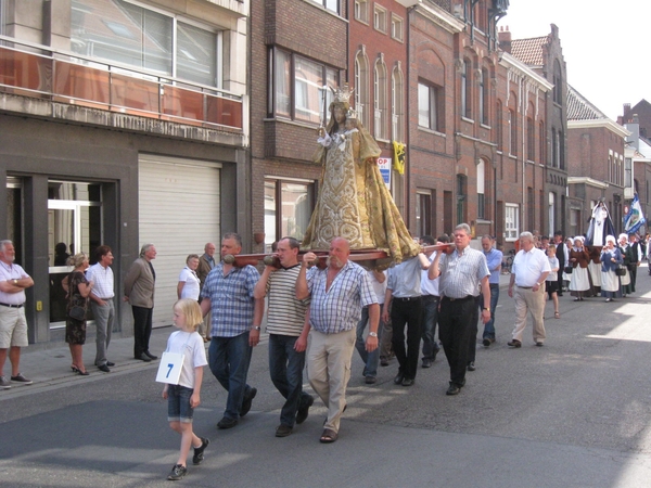 Boom 2009 Maria door vlaanderen gedragen 035