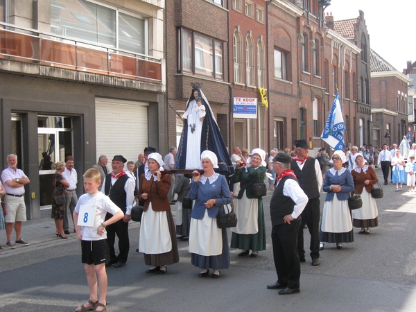 Boom 2009 Maria door vlaanderen gedragen 036