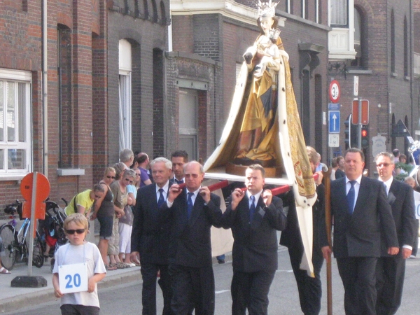 Boom 2009 Maria door vlaanderen gedragen 071