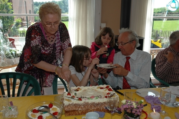 ONZE TYFFANY WILDE EEN LAMMETJE IN SUIKER HETGEEN HAAR ZUS HAAR Z