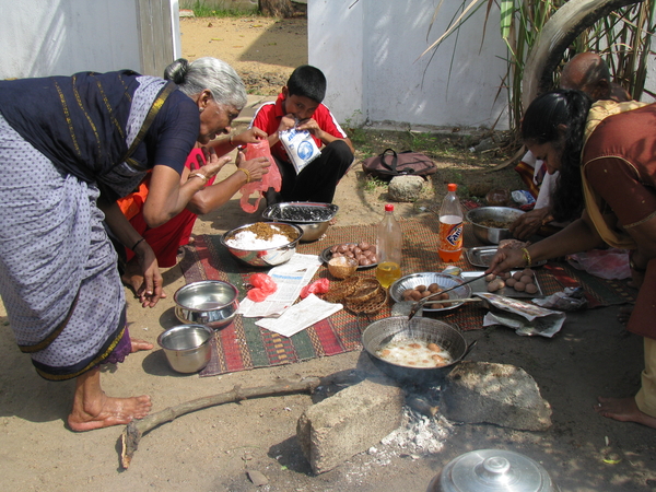 Buitenkeuken bij de tempel