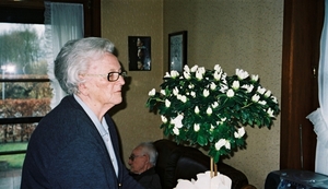F1000021