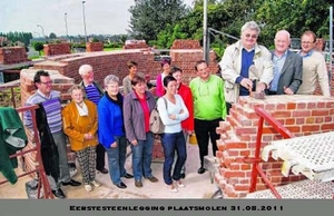 Eerste steenleggeing heropbouw molen.