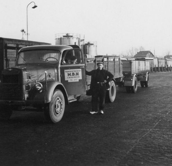 15. Jan Visser met eerste PKA aanhangwagen