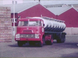 64a. DAF DO 27 met CCF-trailer