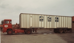 68. Scania 29 met ACL container