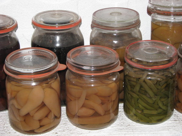 ingewekte stoofpeertjes met kaneel