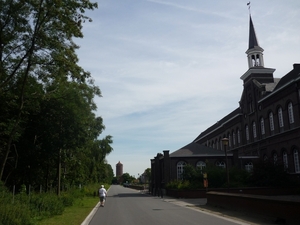 09.07.26.ZELZATE.EEN GROOT GEBOUW