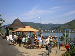 Niederheimbach - Een rustig terrasje langs de Rijn (1)