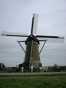 Daar bij die molen.