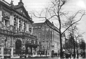 Aert_van_Nesstraat_schouwburg_en_st_Lucia