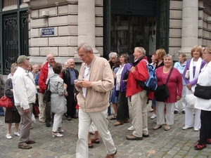 Op de hoek van de straat